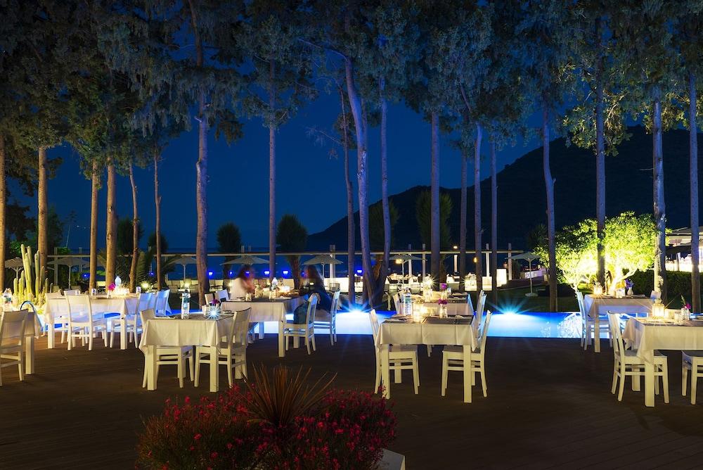 Liv Hotel By Bellazure Акьярлар Экстерьер фото